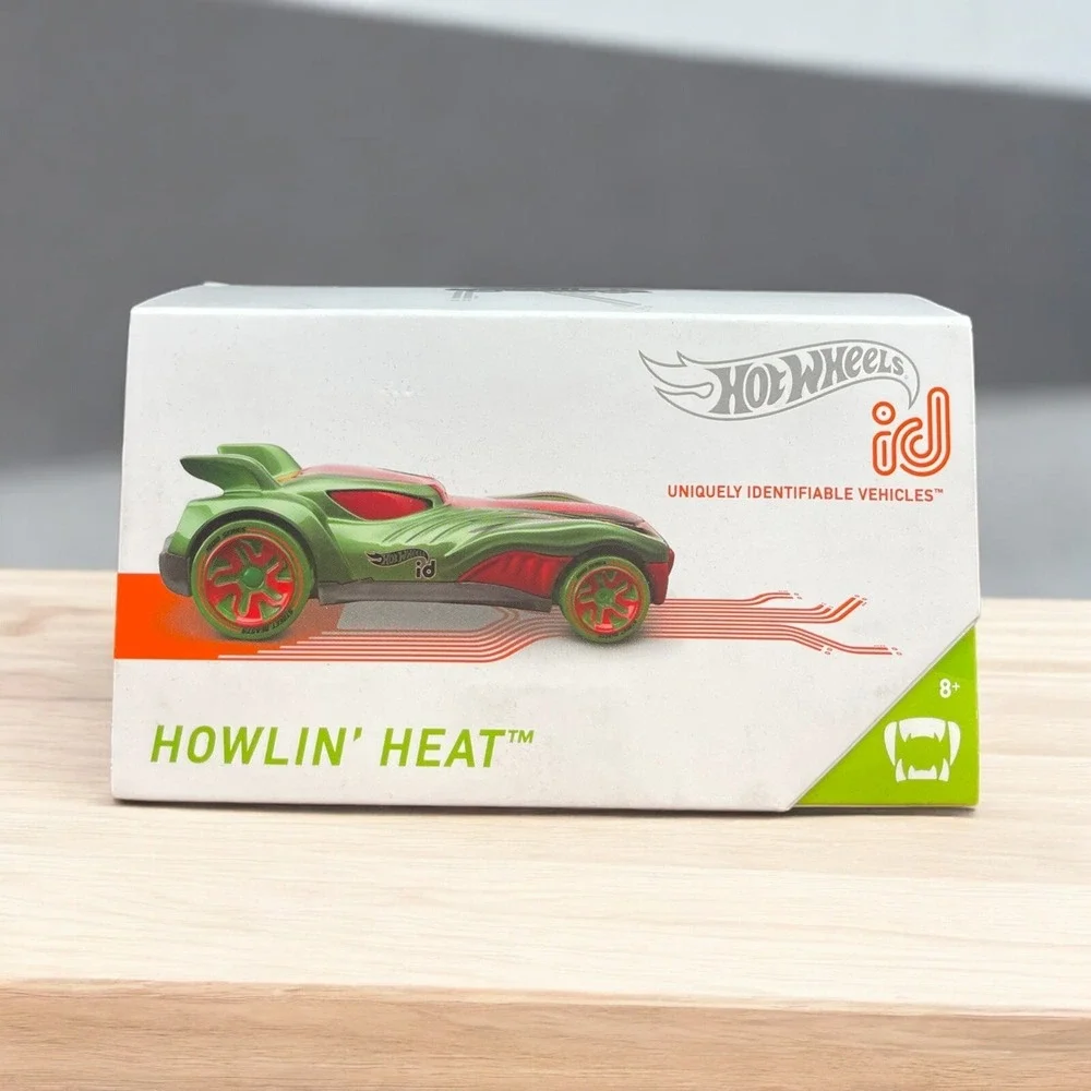 2018 Hot Wheels ID HOWLIN' HEAT Die-Cast Racer Series 1 Street Beasts 01/05