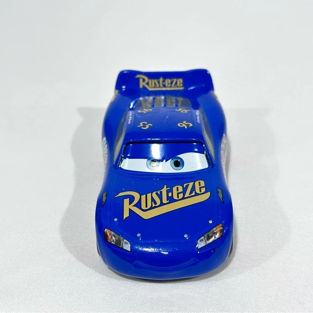 Disney Store Cars 1:43 Deluxe Fabulous Lightning McQueen Die-cast