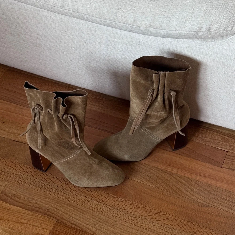 Tory Burch gigi tan suede bootie size‎ 8 1/2