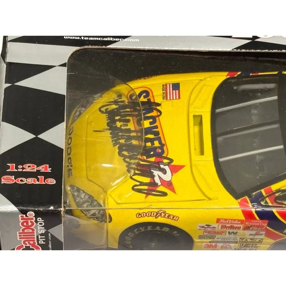 Autographed Kenny Wallace #23 2003 Diecast 1:24 scale Stacker 2 Team Caliber Pit