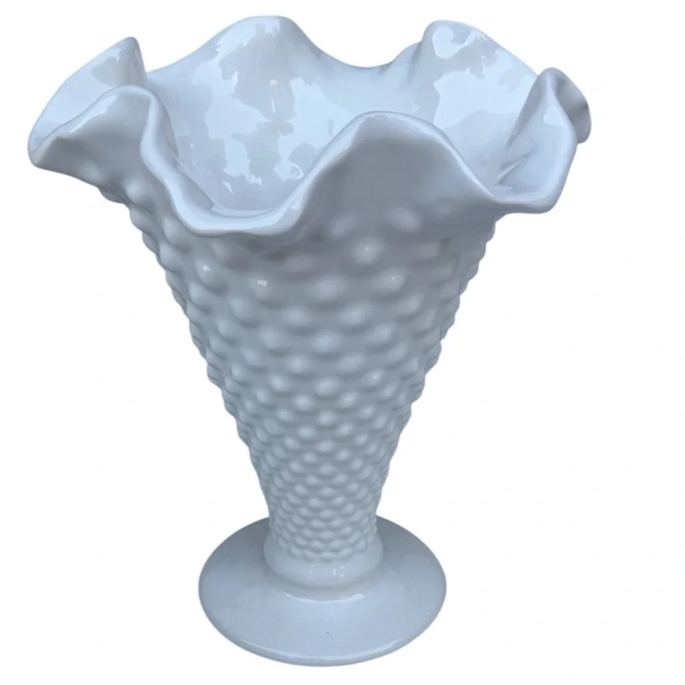 Daisy white hobnail