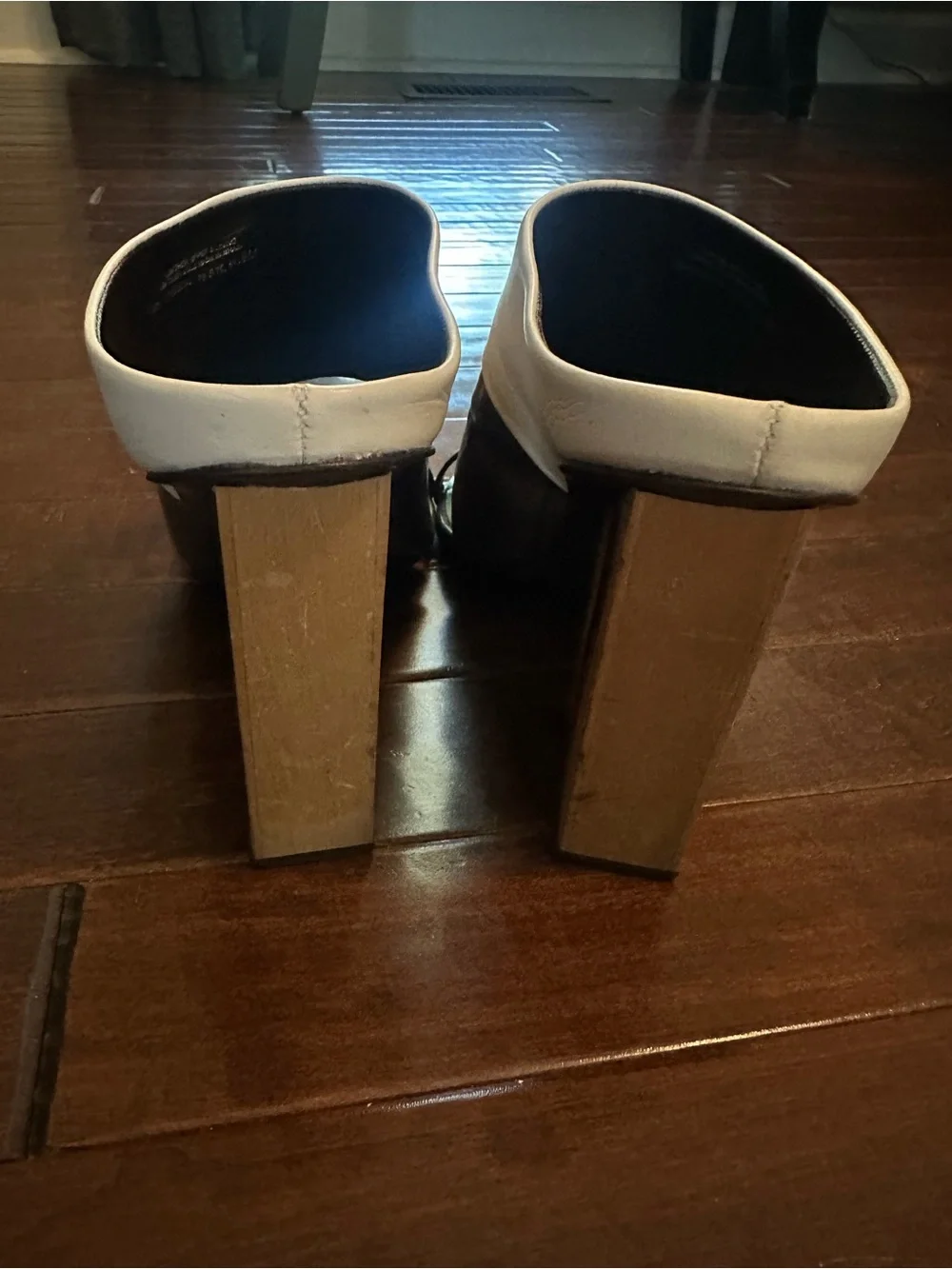 Tory Burch slip mule