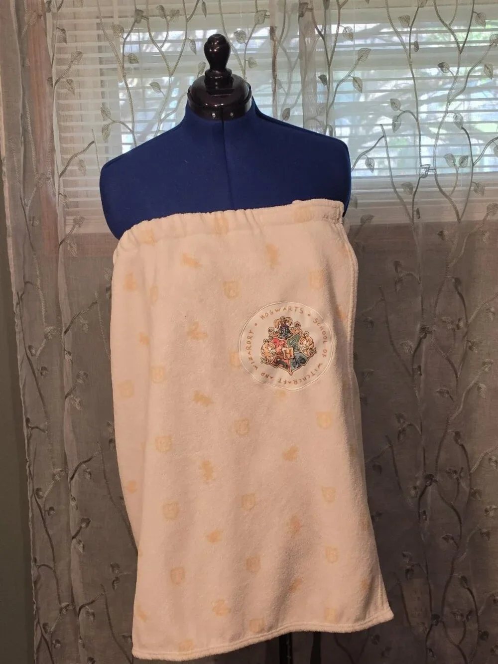 Hogwarts School of Witchcraft & Wizardry Bath Wrap