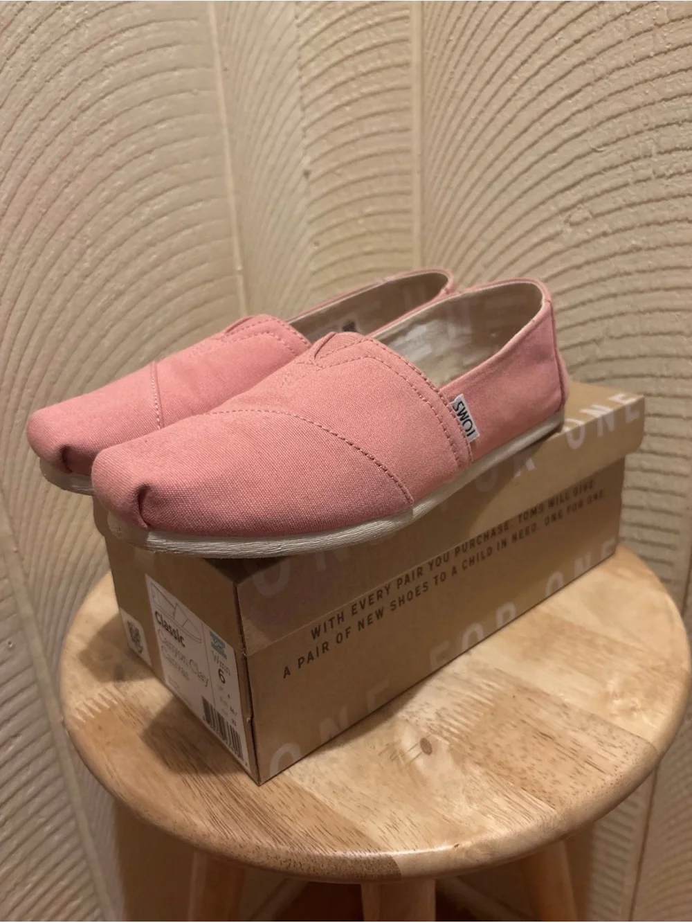 Toms easy slip
