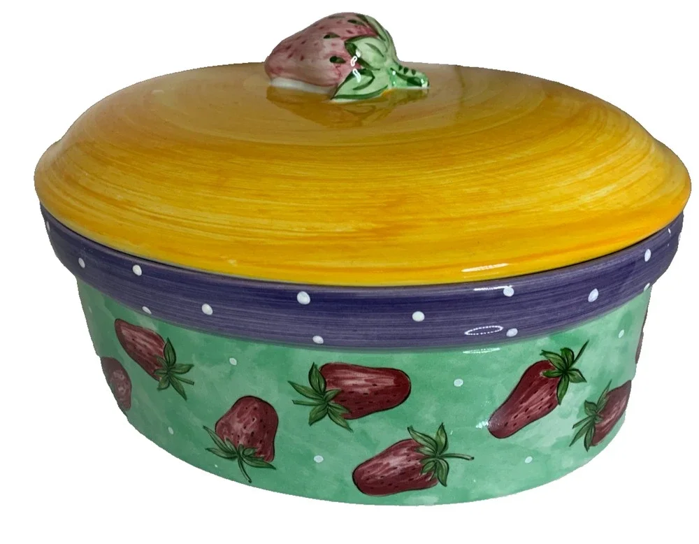Essex Collection Fruit-Punch Strawberries 3 Quart Covered Casserole 12x11x6