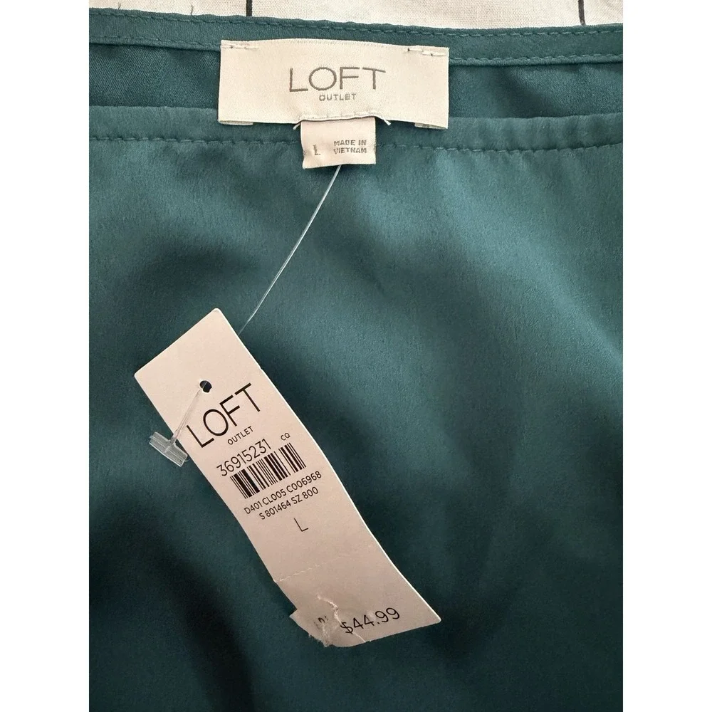 LOFT satin puff