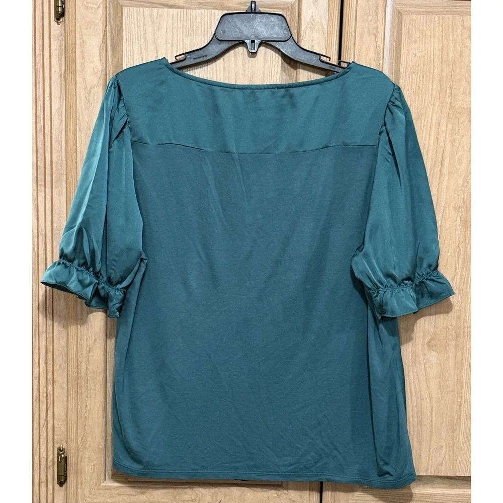 LOFT satin puff