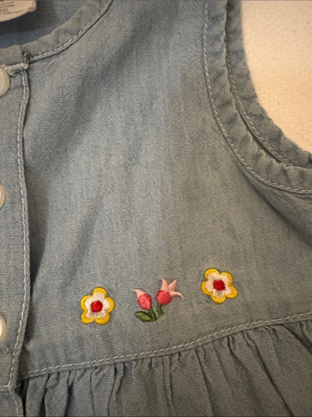 Old Navy sleeveless button