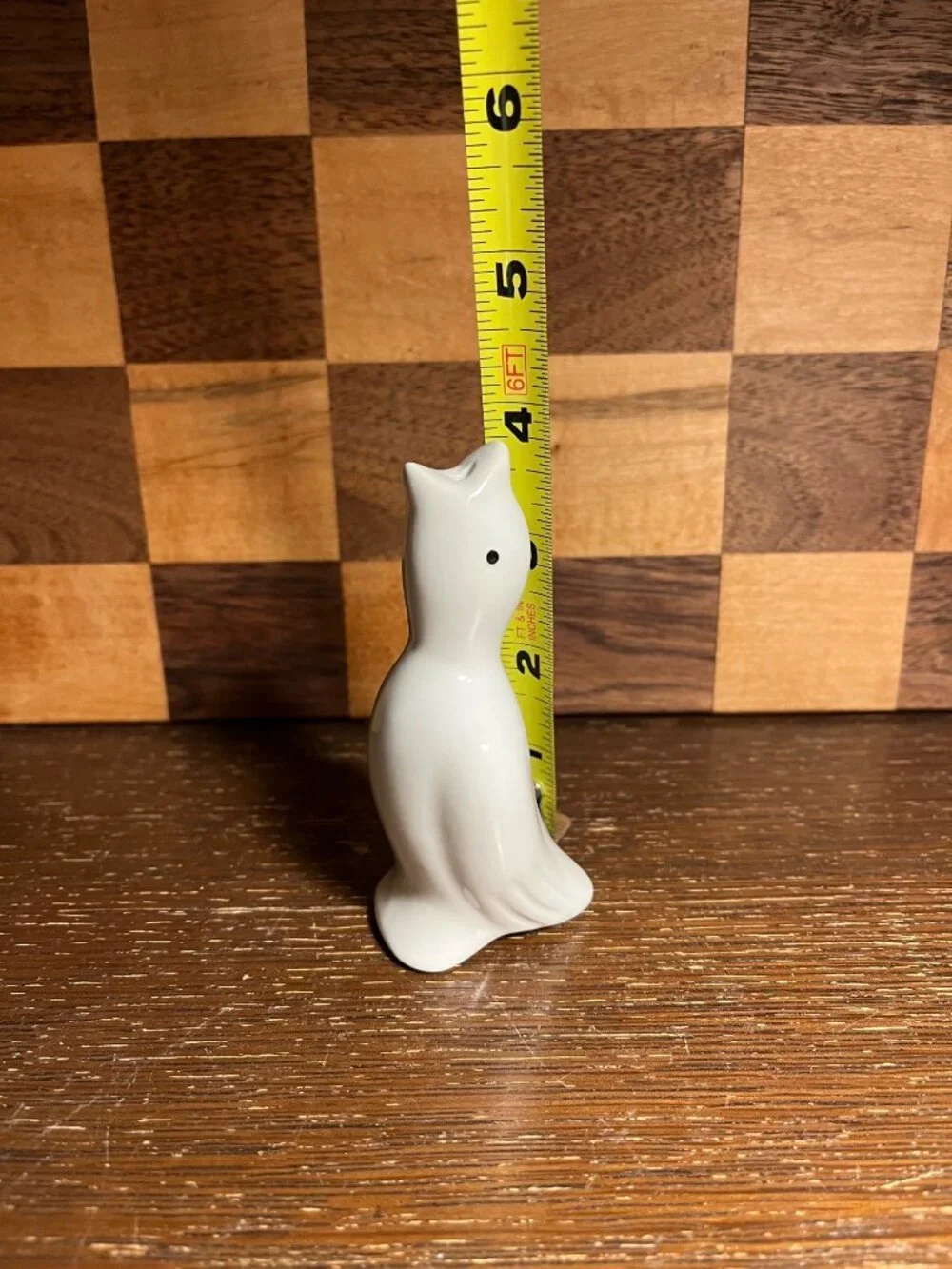 N/A white ceramic