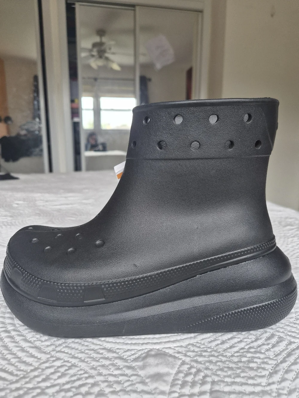 CROCS create or excellent