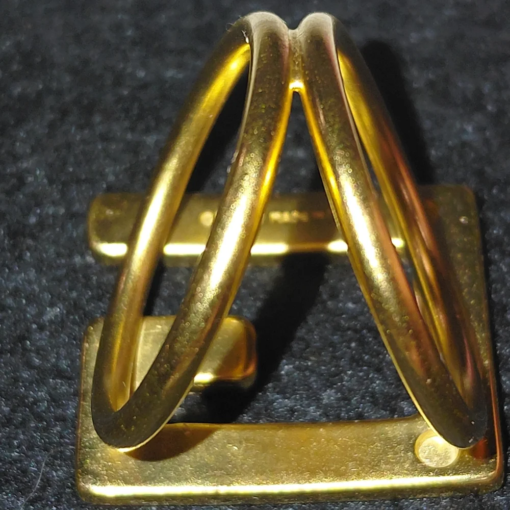 Gucci gold tone