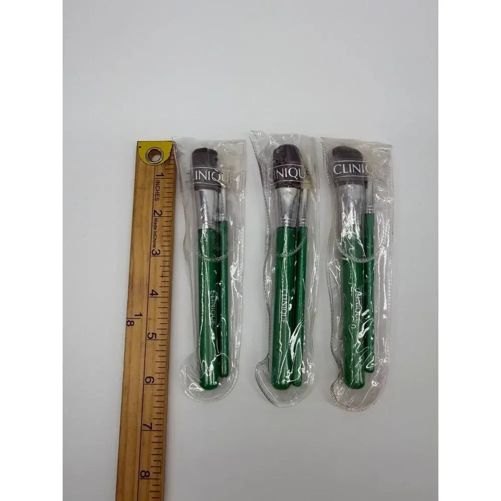 Clinique makeup brush