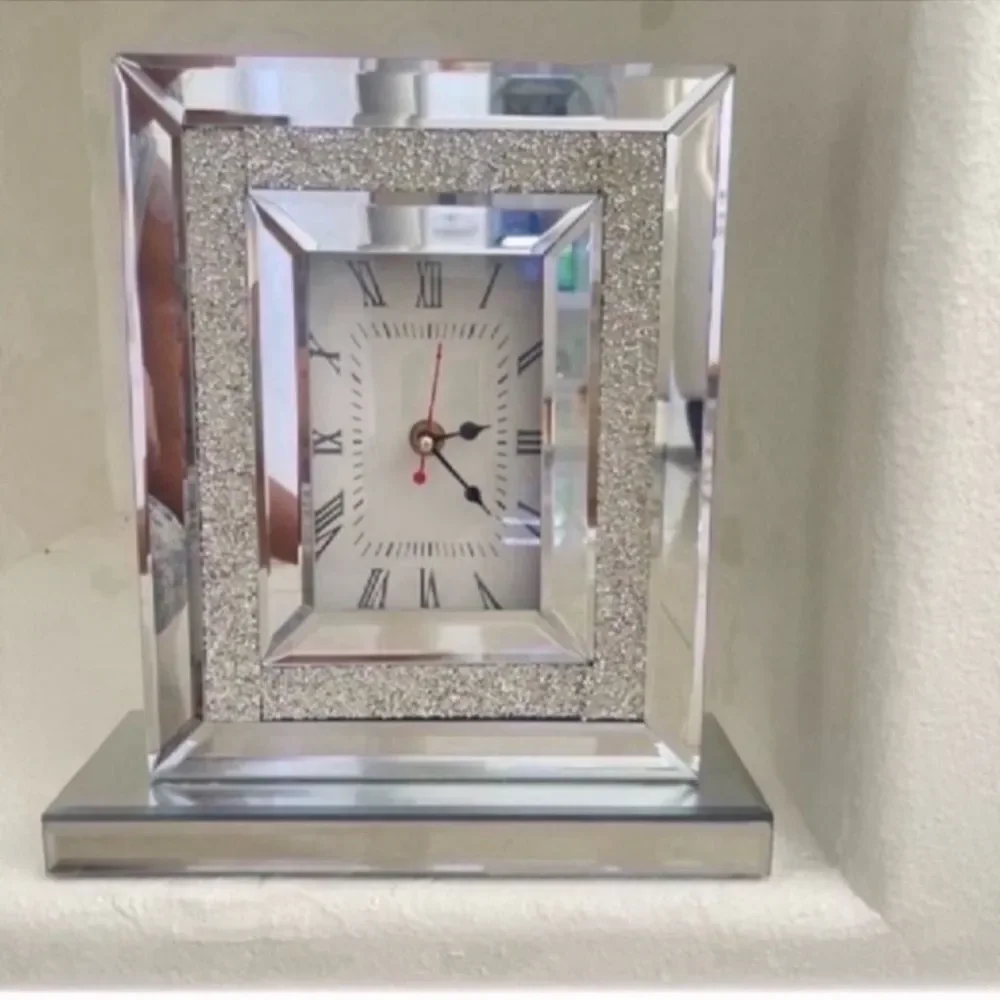 N/A clock hollywood