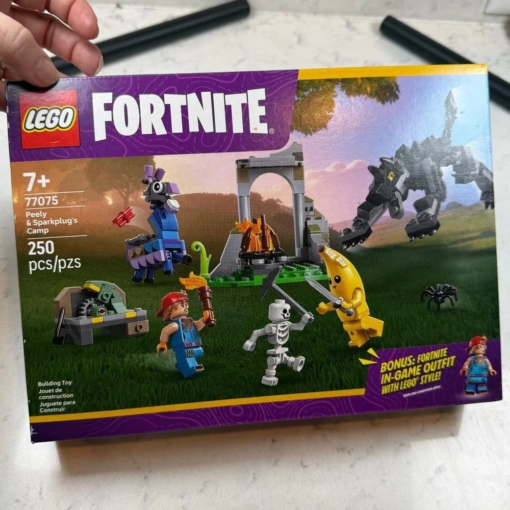 LEGO Fortnite Peely & Sparkplug's Camp 77075 Building Set 250 Pcs‎ New Sealed