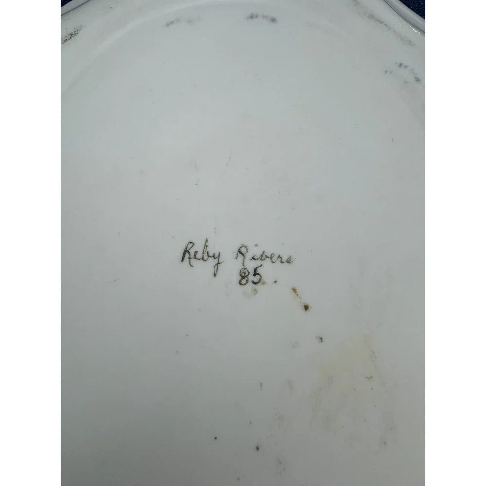 Ruby Rivers spreads tea