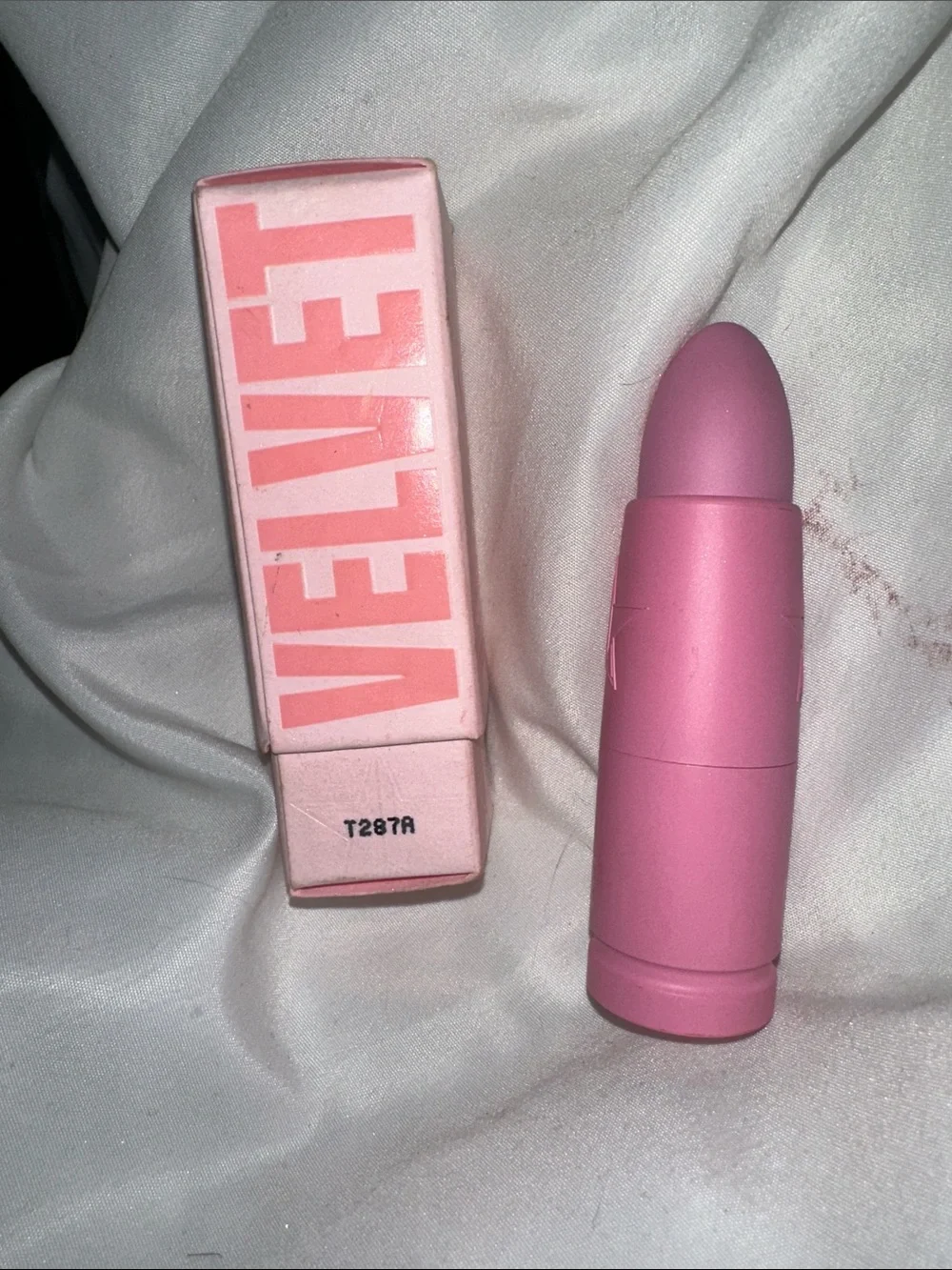 NIB Jeffree Star Pink Lipstick with Matching Pink Case nudest colony