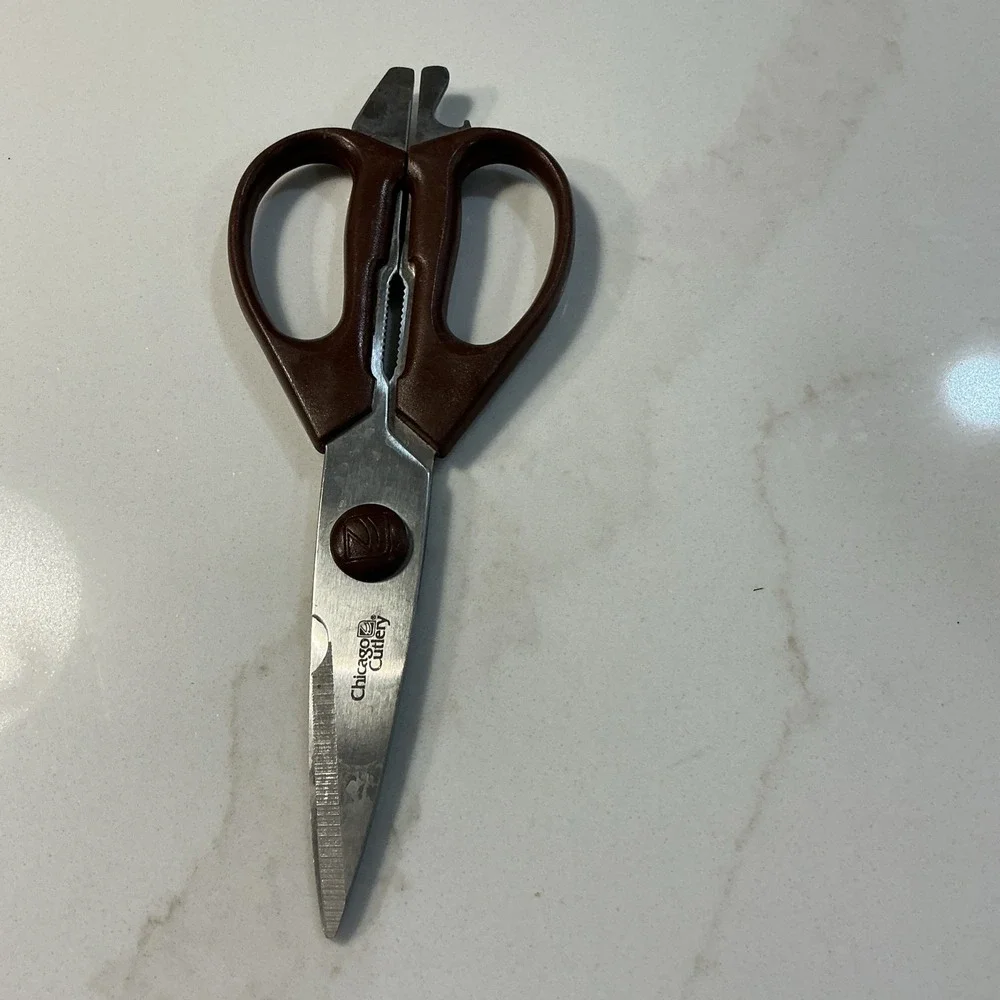 Chicago Cutlery good clean