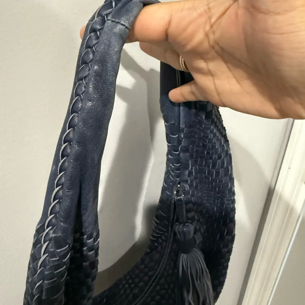 N/A elegant woven