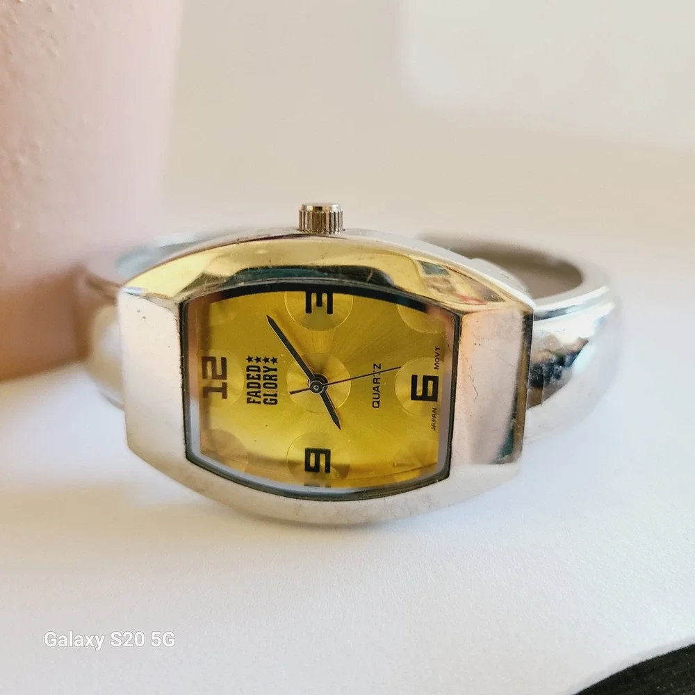 Faded‎ Glory Womens Gold Tone Bangle Cuff Watch Quartz Japan Movement Pre-owned