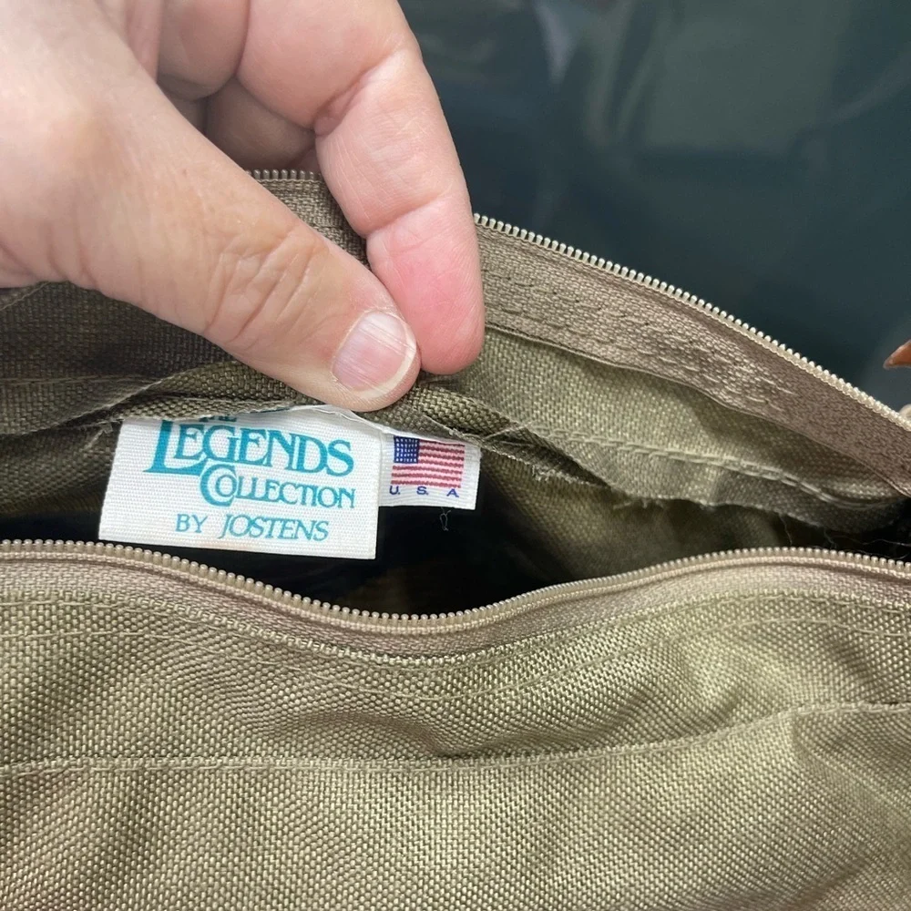 THE‎ LEGENDS COLLECTION by JOSTENS CROSS BODY/Shoulder bag /bottom zip USA MADE