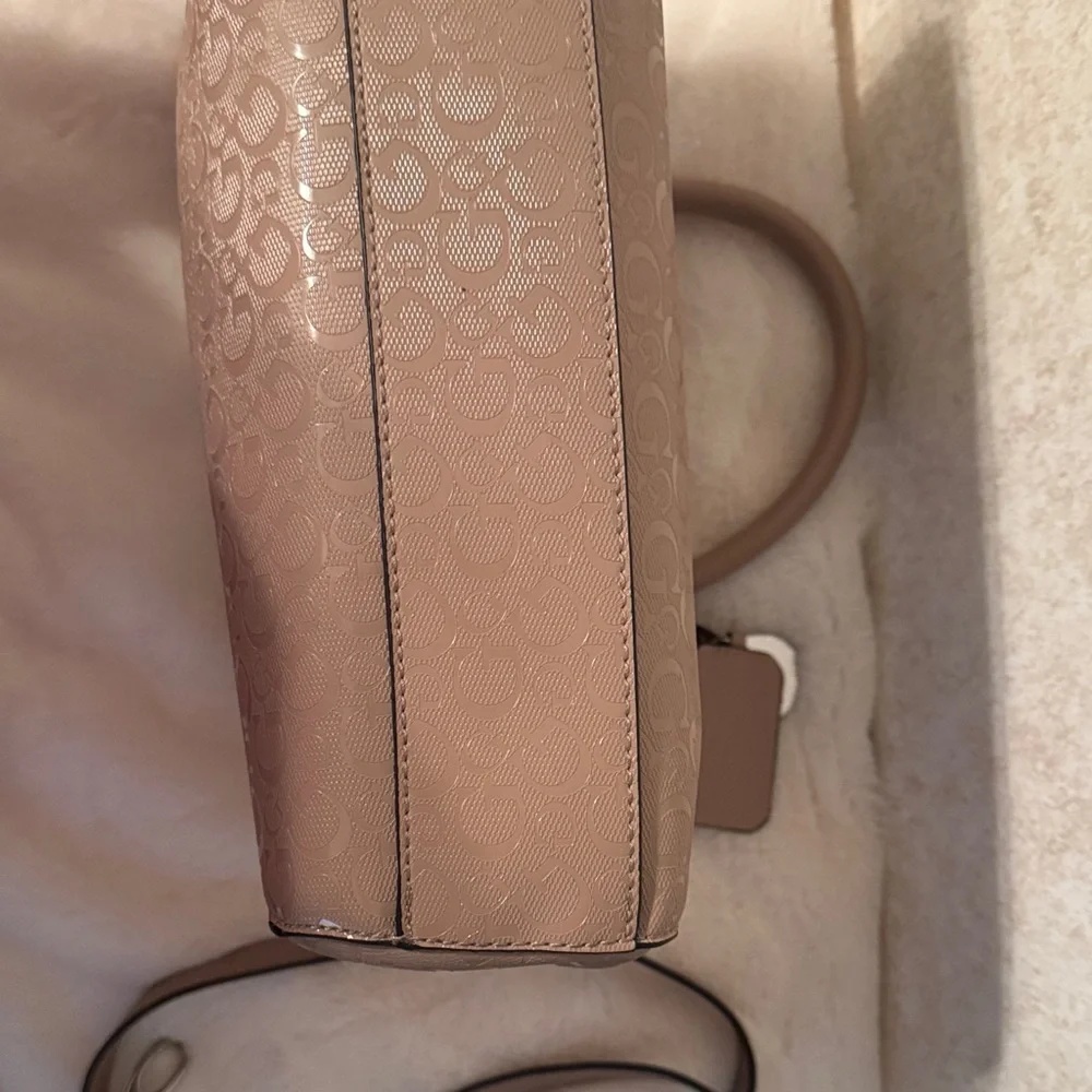 GUESS Beige Satchel Bag with crossbody strap.