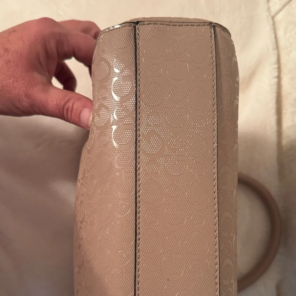 GUESS Beige Satchel Bag with crossbody strap.