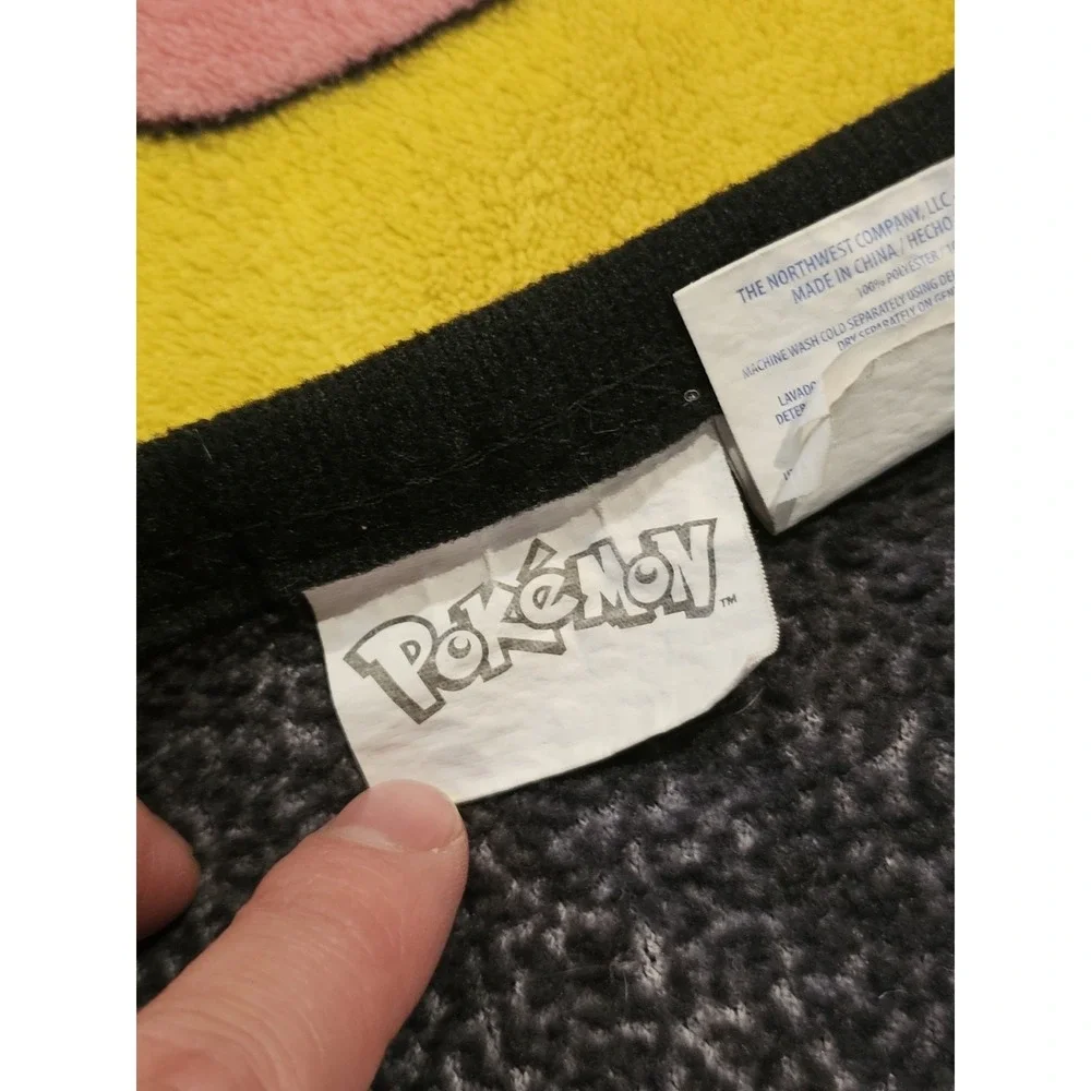 Pokemon Fleece Throw‎ Blanket Pikachu Charmander Squirtle Bulbasaur 44x56