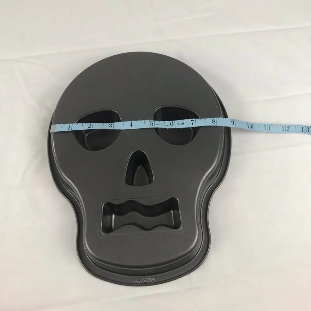 Wilton skull pan