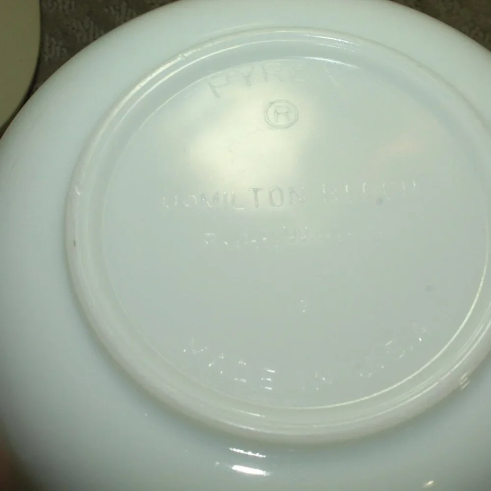 Hamilton Beach vintage pyrex