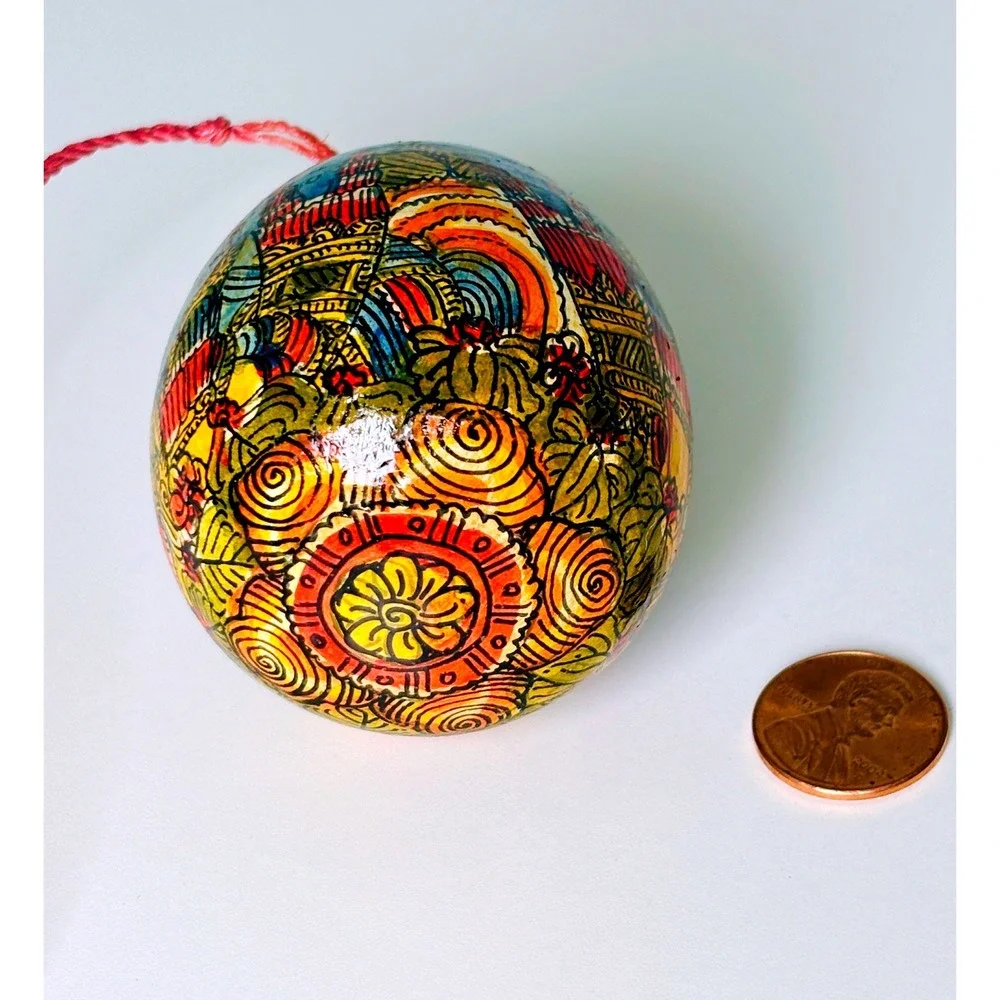 Vintage Indonesian hand painted wooden Ornament  Egg folk art‎ hanging Balinese