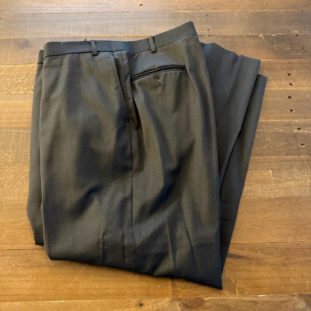 Jack Victor Classic Loro Piana Fabric Wool Charcoal Suit 48S, 40x29” FF pant