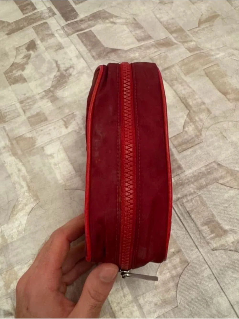 Gucci compact red
