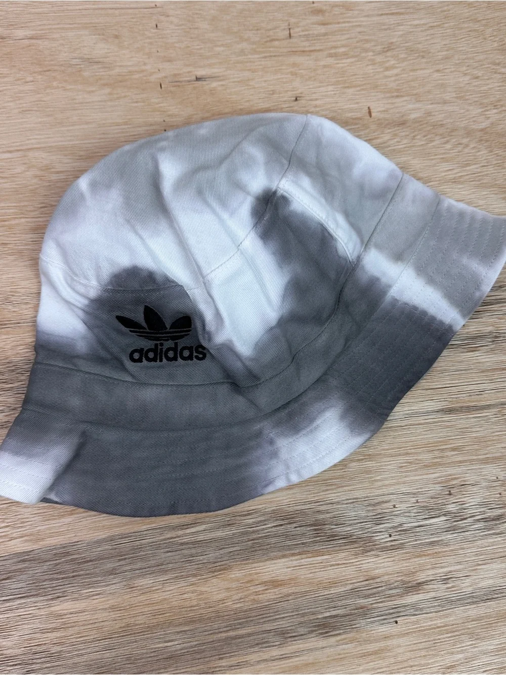 adidas kids bucket