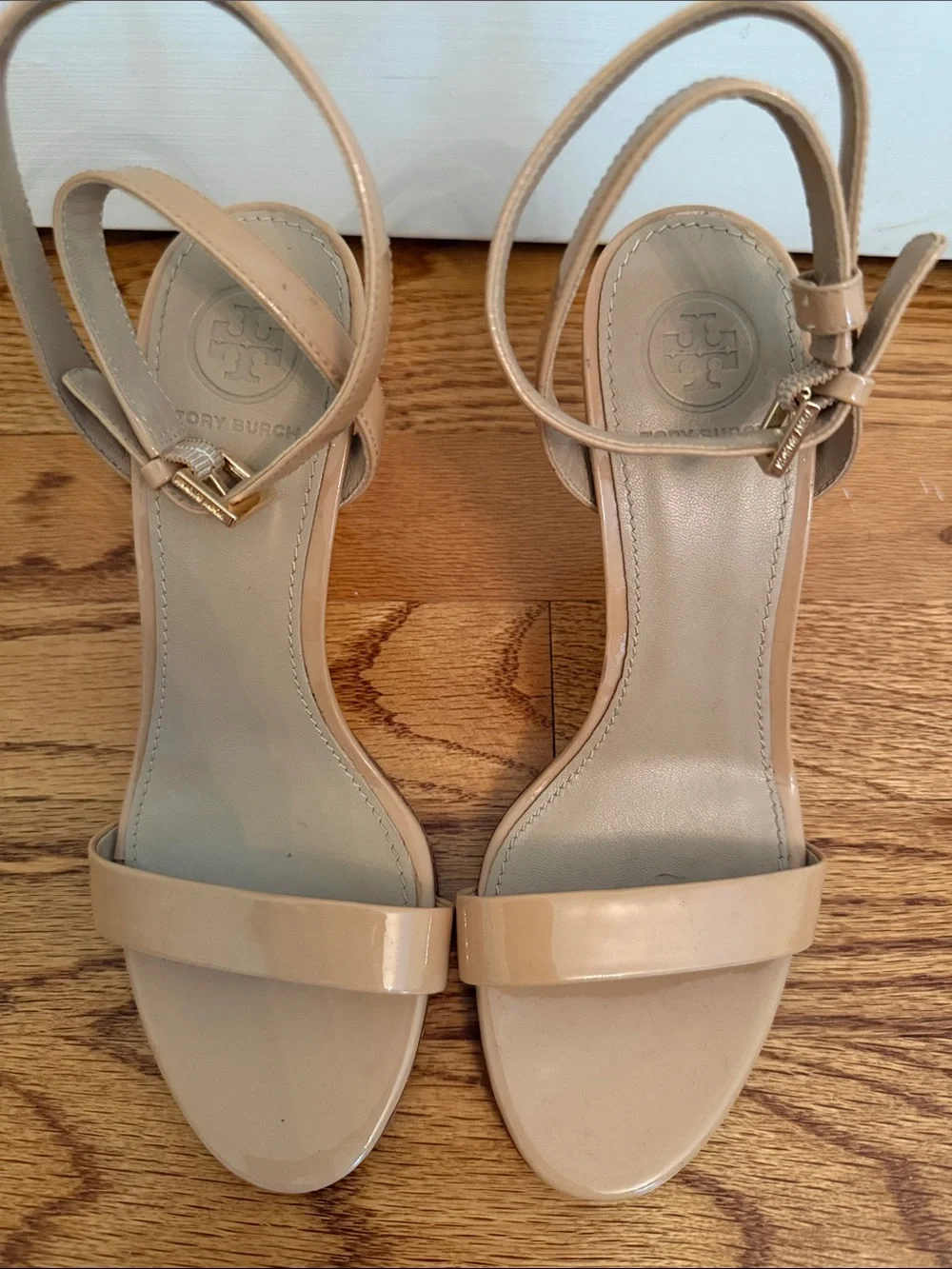 Tory Burch elegant nude