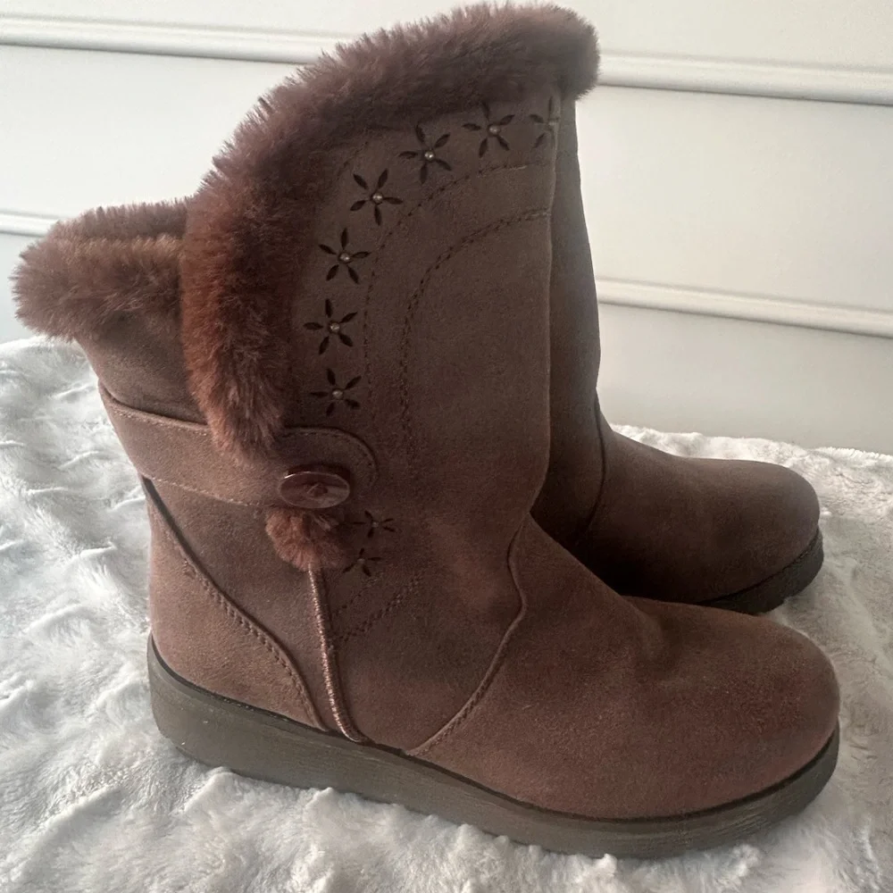 Skechers Chocolate Suede Winter Boots