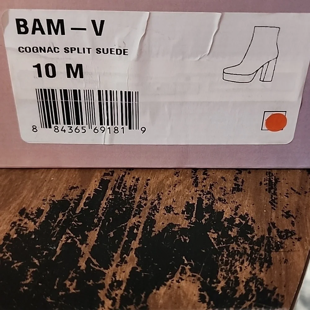 Lisa Vicky chunky platform