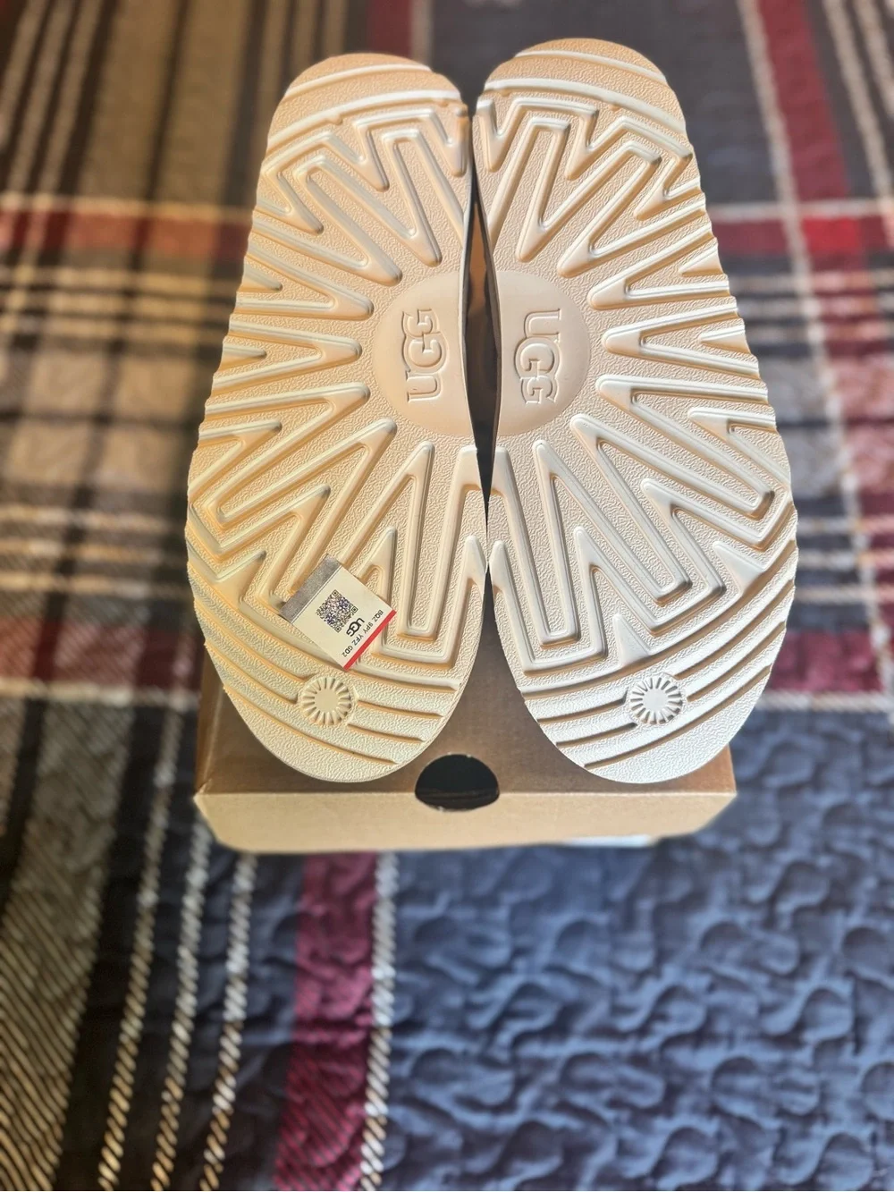UGG new casual