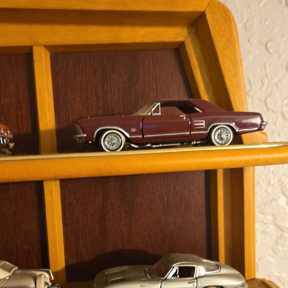 N/A 12 enthusiasts shelf