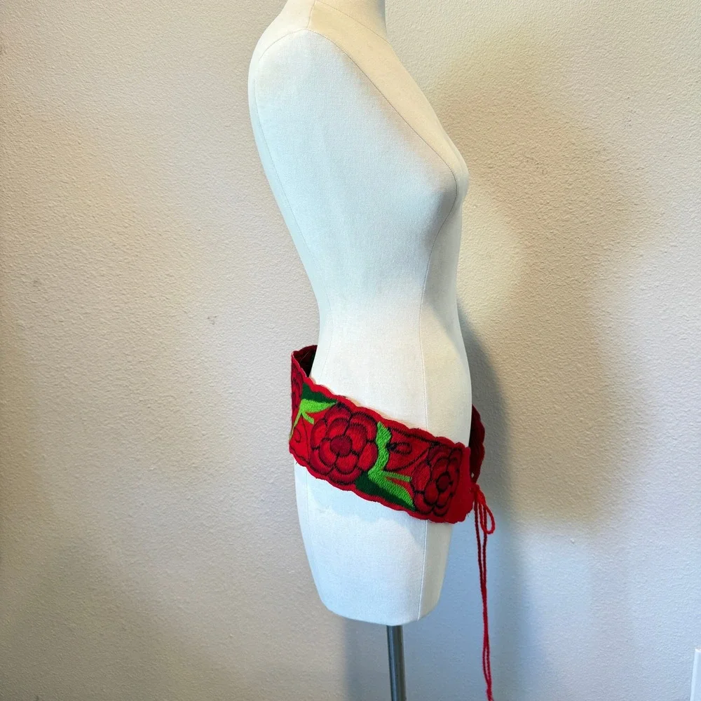 Unbranded edge fabric belt