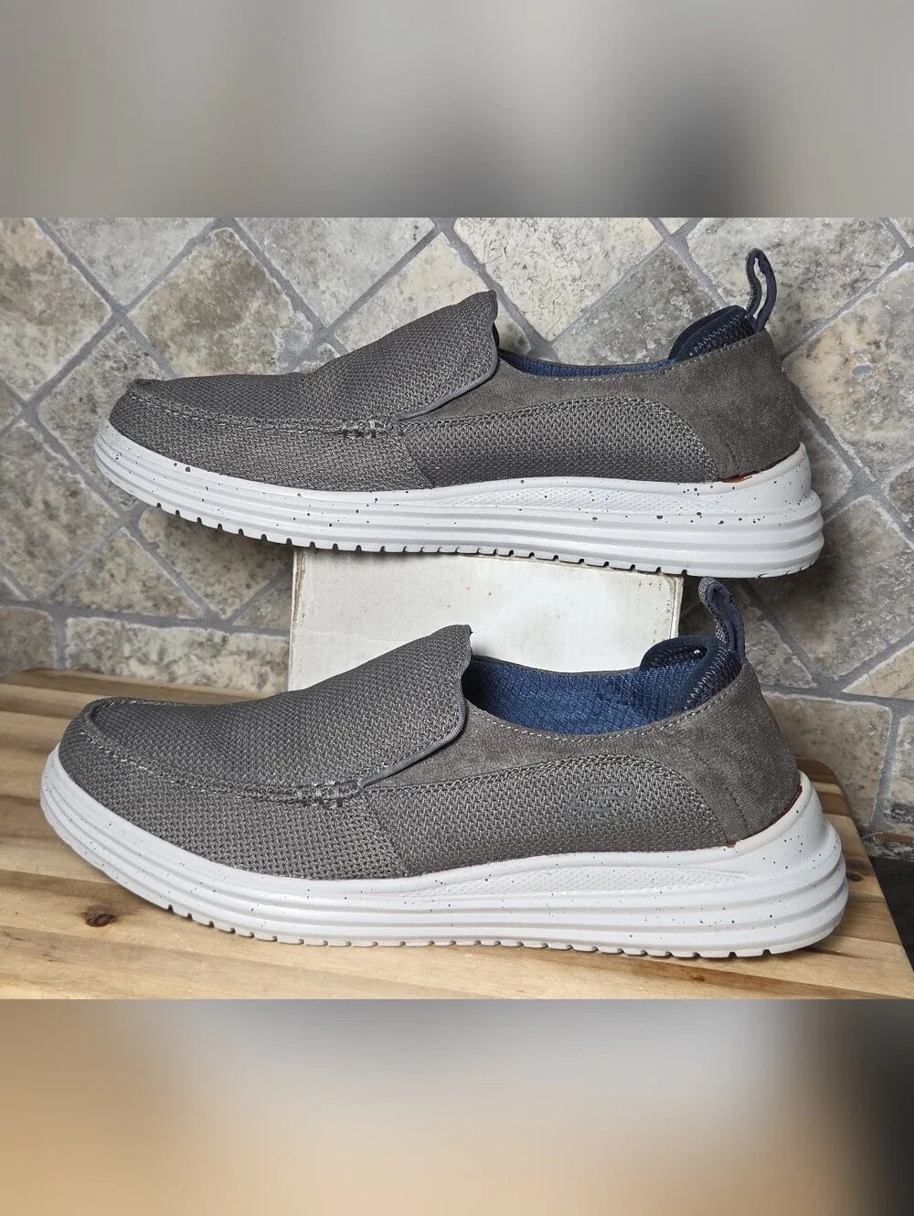 Skechers men’s casual