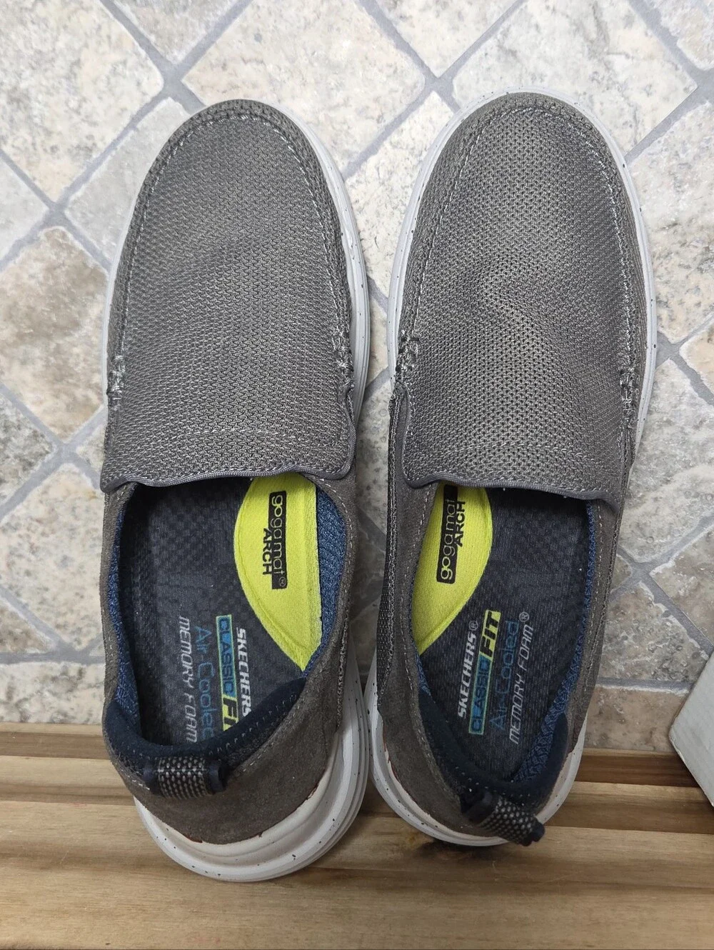 Skechers men’s casual