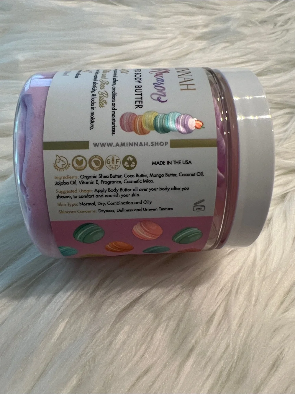 Aminnah nwt macarons