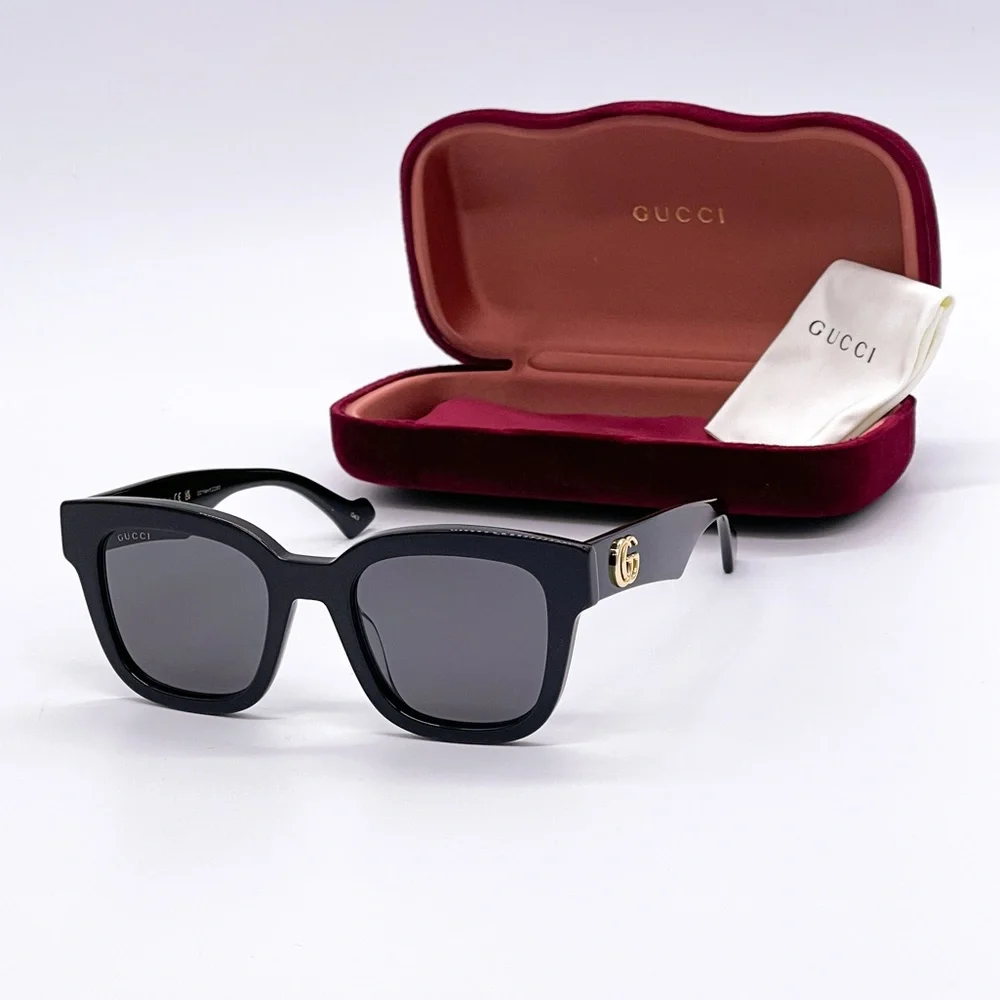 Gucci black square