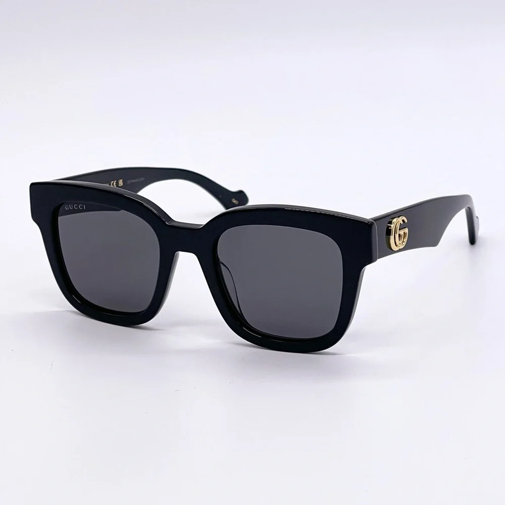 Gucci black square