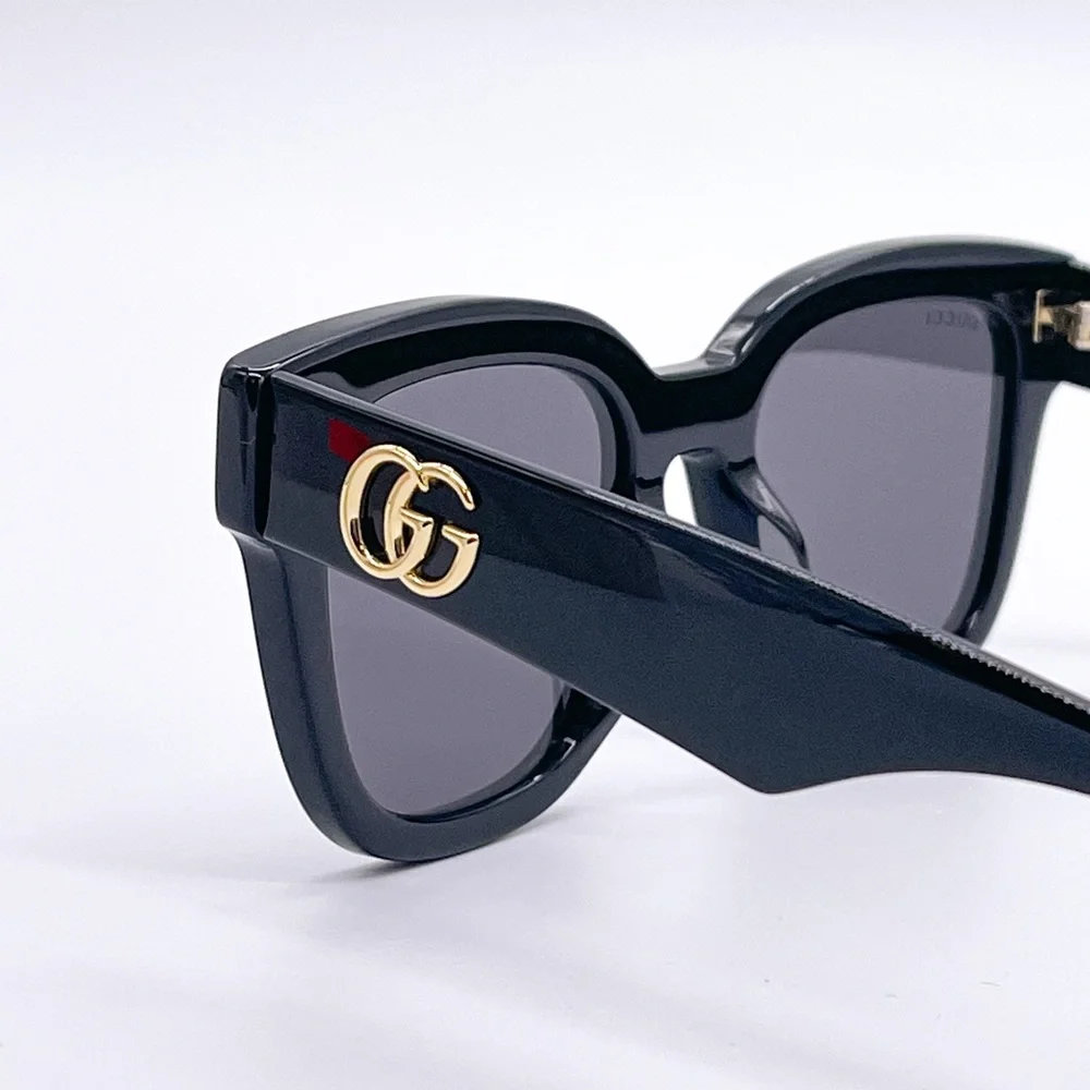 Gucci black square