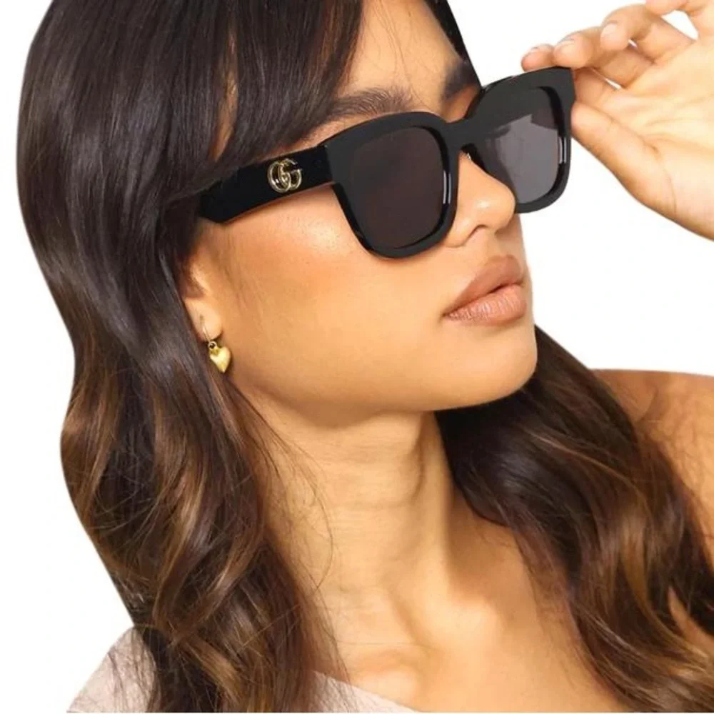 Gucci black square