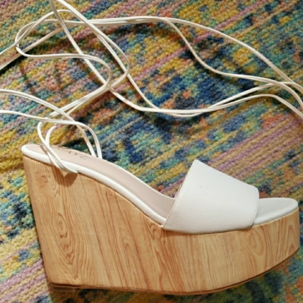 RAYE nib nwt