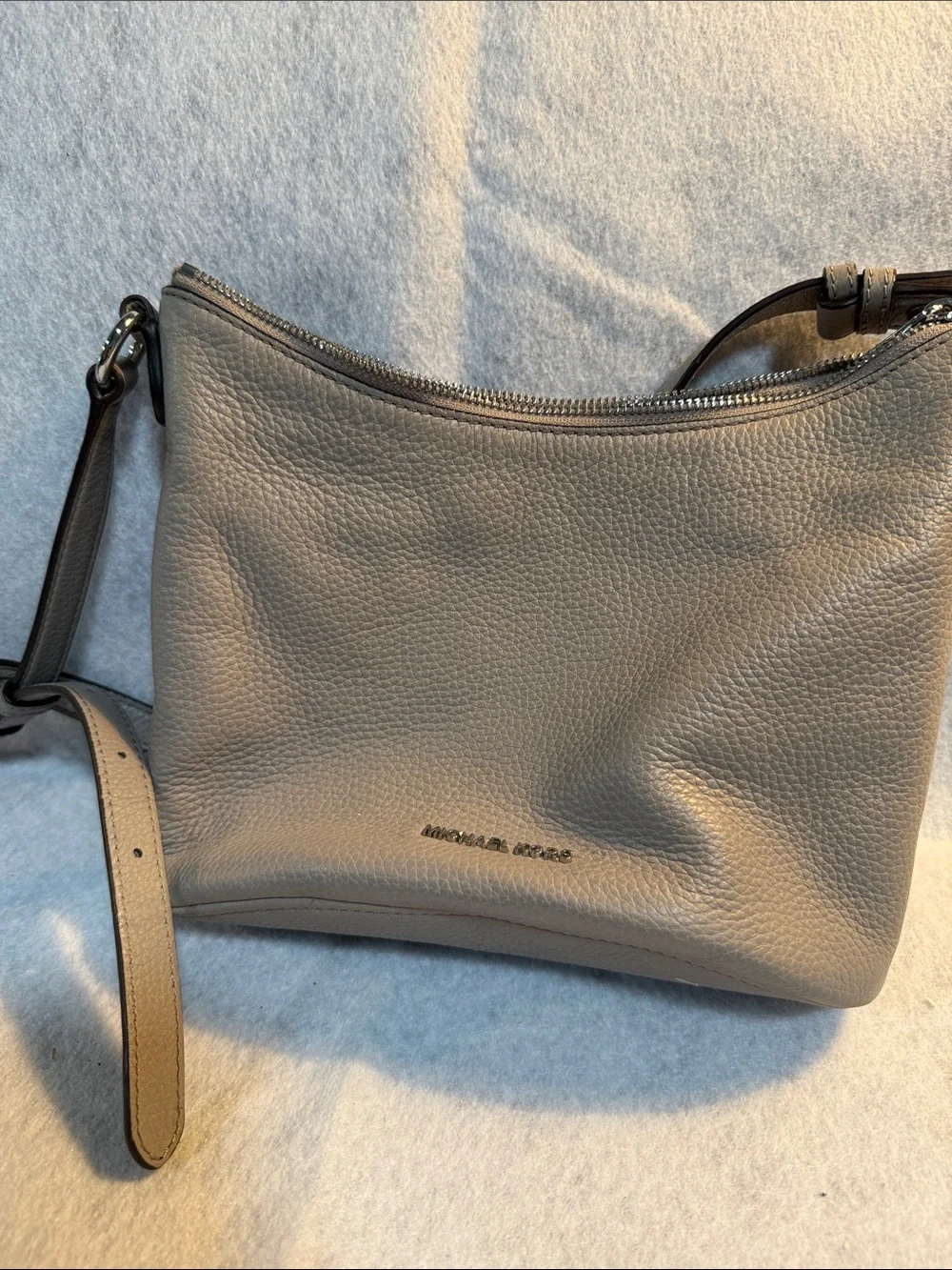 MICHAEL KORS Pebbled Leather Crossbody in Gray