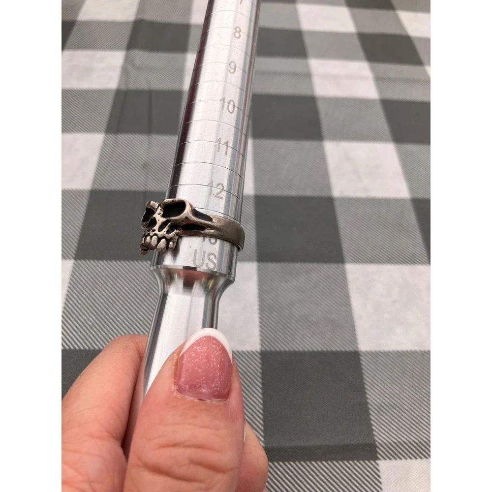 Unbranded skull ring