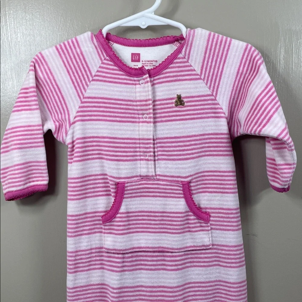 GAP striped footed